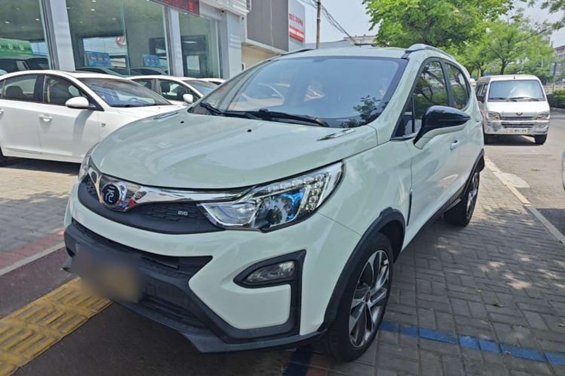 Used BYD Yuan 2016 1.5L Manual Luxury Model Front Left 45 Deg