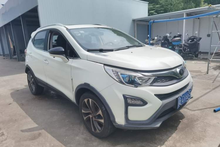 Used BYD Yuan 2016 1.5L Manual Luxury Version Front Right 45 Deg