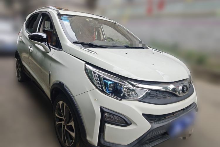 Used BYD Yuan 2016 1.5L Manual Luxury Version Front Right 45 Deg