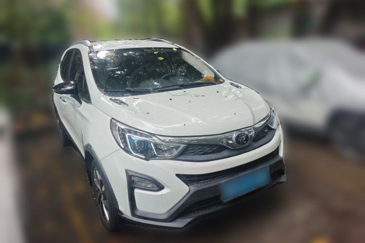 Used BYD Yuan 2016 1.5L Manual Luxury Model Front Right 45 Deg