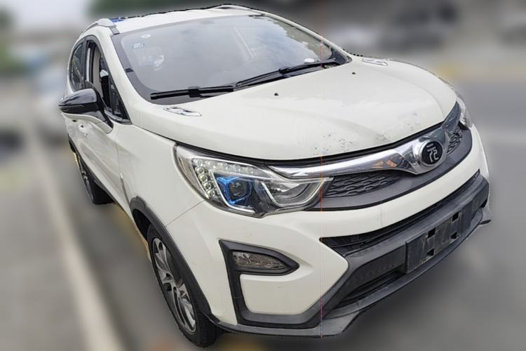 Used BYD Yuan 2016 1.5L Manual Luxury Model Front Right 45 Deg