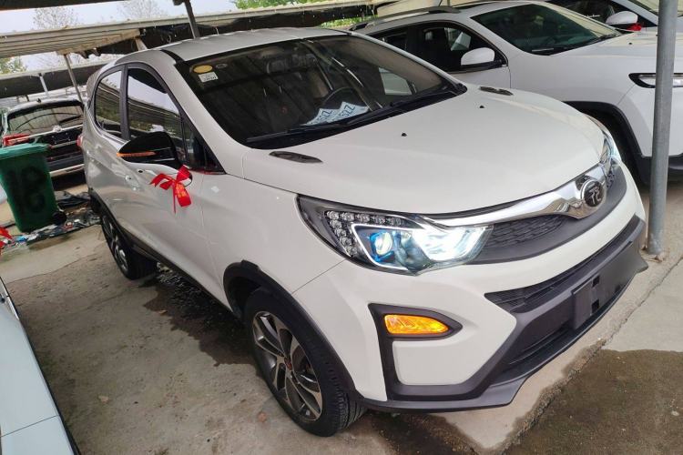 Used BYD Yuan 2016 1.5L Automatic Luxury Version Front Right 45 Deg