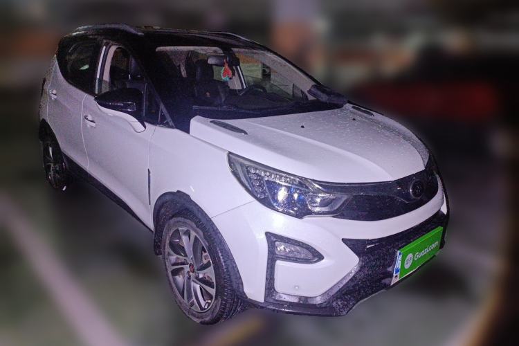 Used BYD Yuan 2016 1.5L Manual Luxury Model Front Right 45 Deg