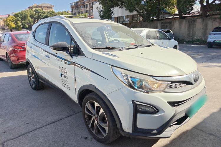 Used BYD Yuan 2016 1.5L Manual Luxury Version Front Right 45 Deg