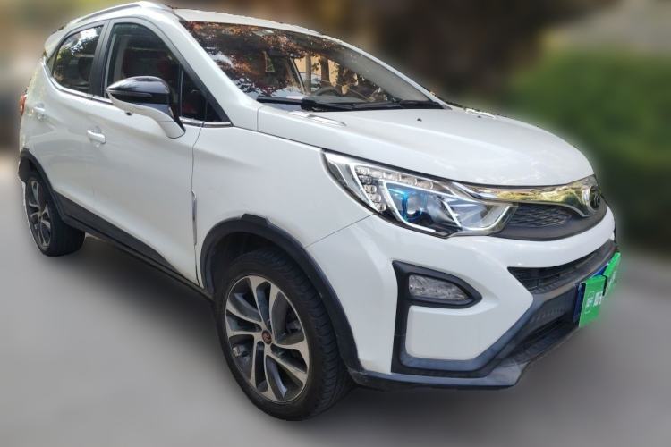 Used BYD Yuan 2016 1.5L Manual Luxury Model Front Right 45 Deg