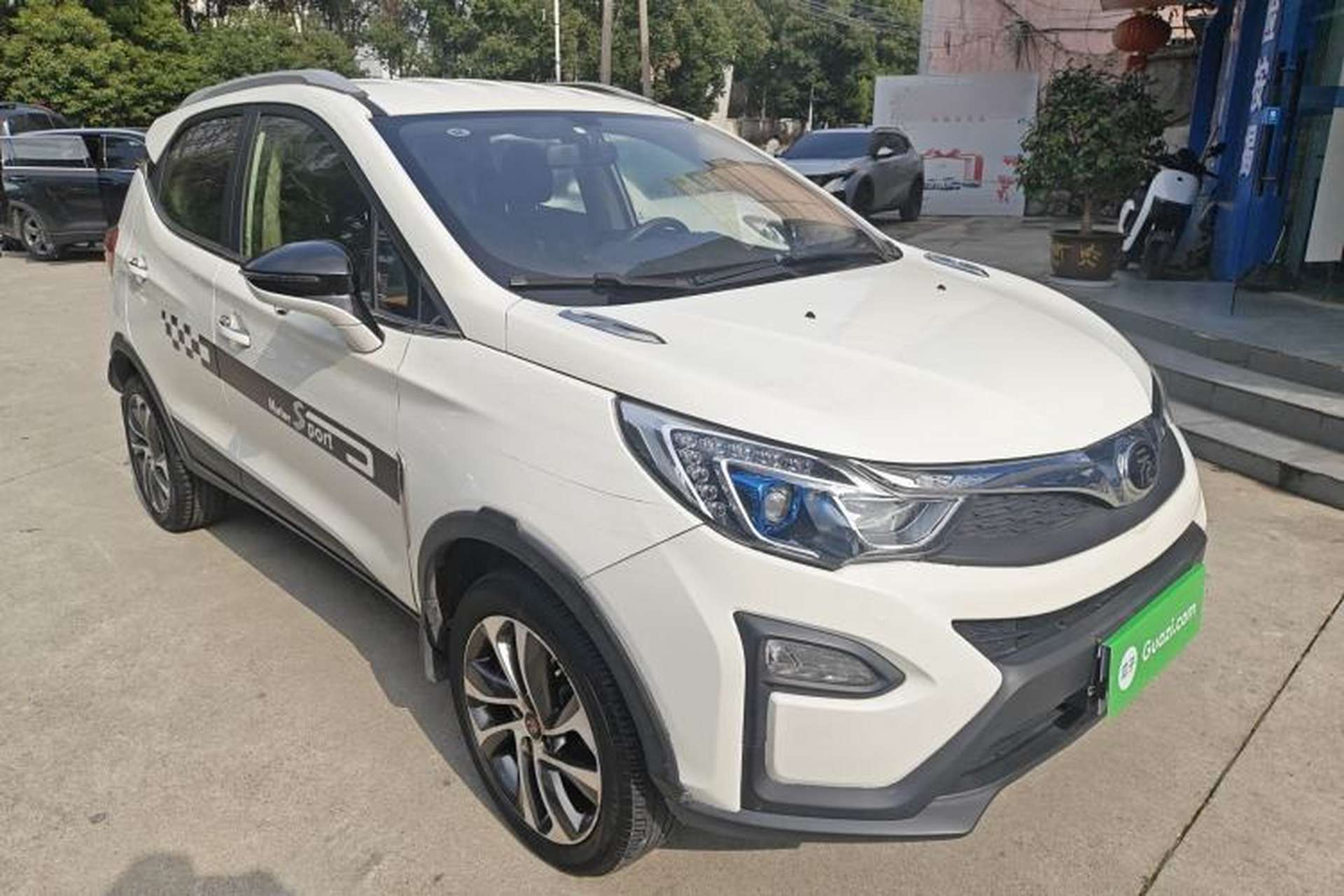 Used BYD Yuan 2016 1.5L Manual Luxury Model Front Right 45 Deg