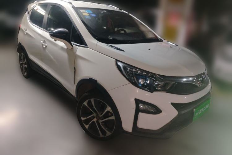 Used BYD Yuan 2016 1.5L Manual Luxury Model Front Right 45 Deg