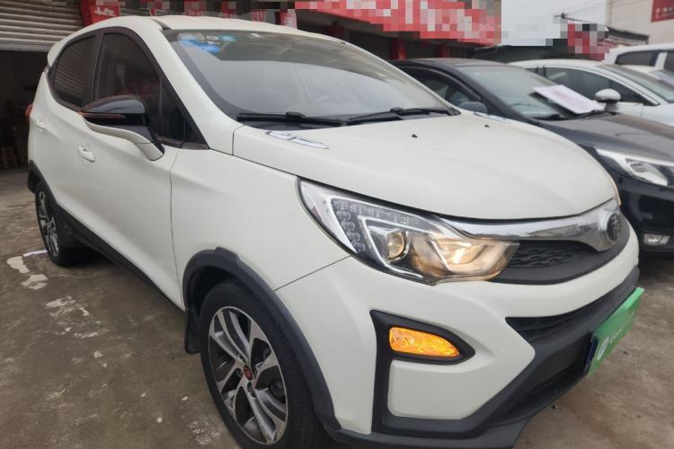 Used BYD Yuan 2016 1.5L Manual Comfort Model Front Right 45 Deg