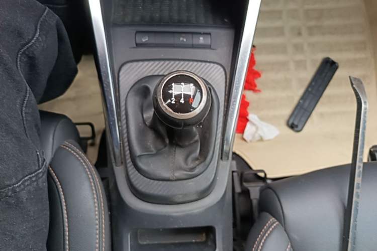 Used BYD Yuan 2016 1.5L Manual Luxury Model Gear Lever