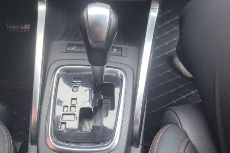 Used BYD Yuan 2016 1.5TID Automatic Luxury Version Gear Lever