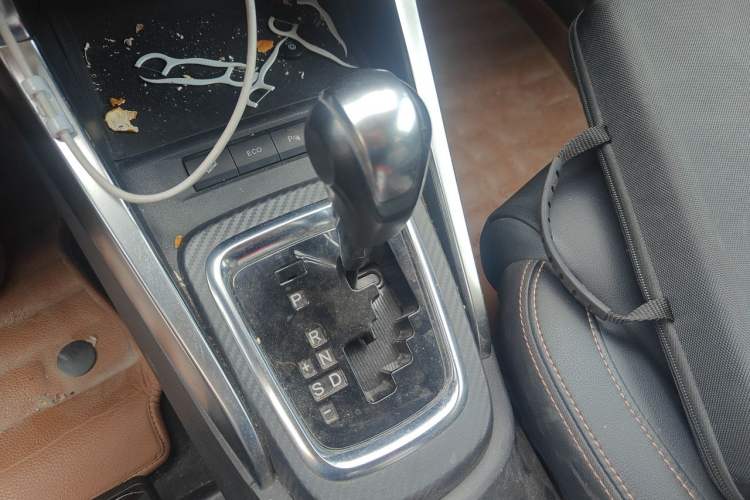 Used BYD Yuan 2016 1.5TID Automatic Luxury Version Gear Lever