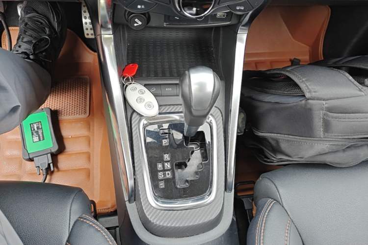 Used BYD Yuan 2016 1.5TID Automatic Luxury Version Gear Lever