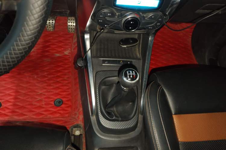 Used BYD Yuan 2016 1.5L Manual Luxury Version Gear Lever