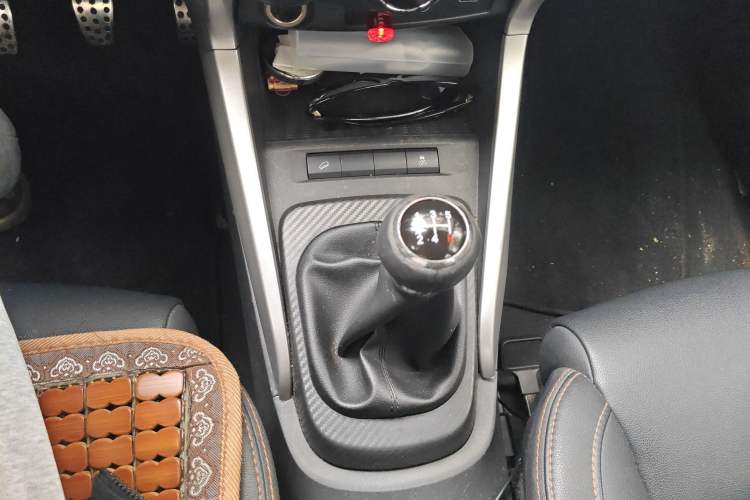Used BYD Yuan 2016 1.5L Manual Comfort Model Gear Lever