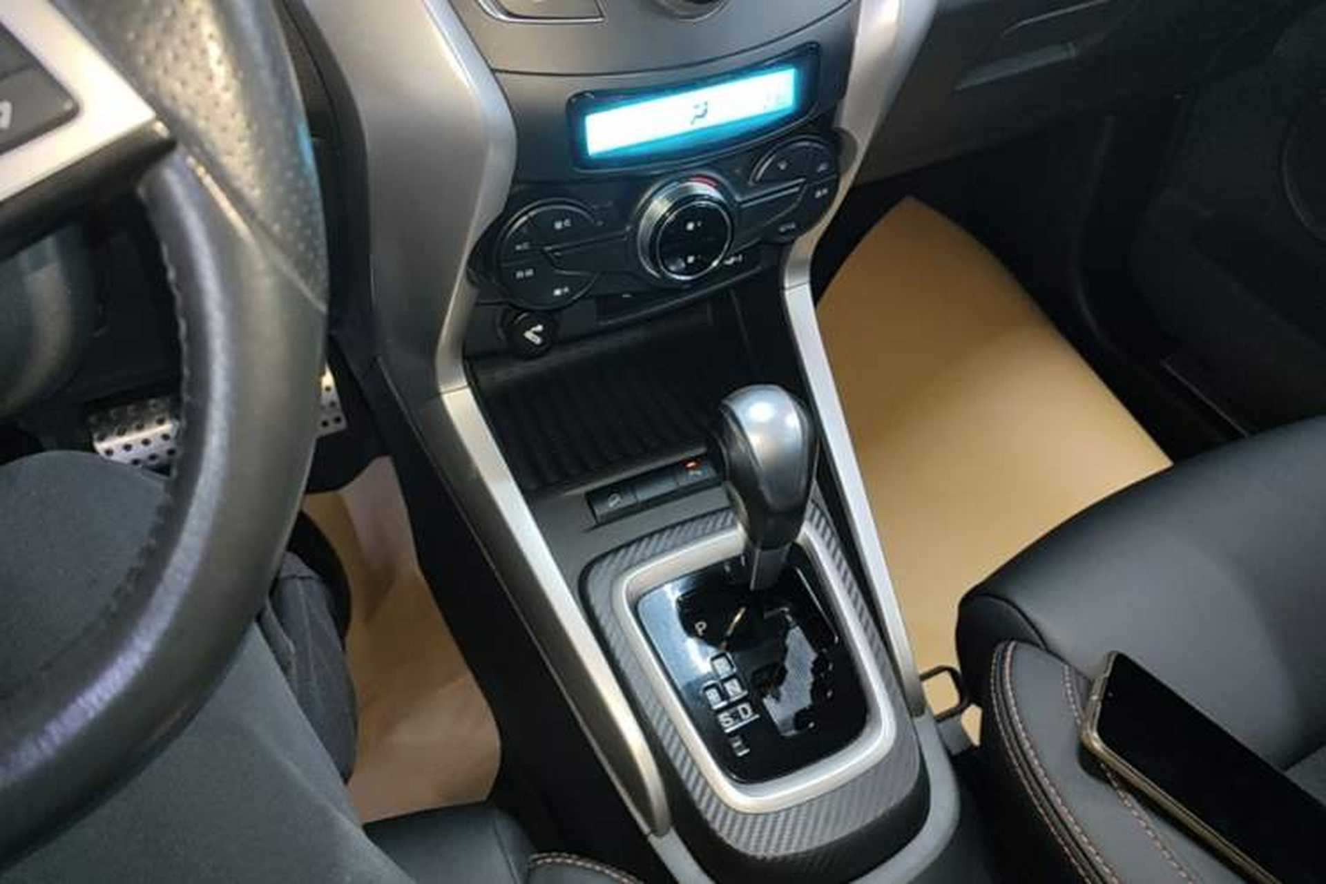 Used BYD Yuan 2016 1.5L Automatic Luxury Version Gear Lever