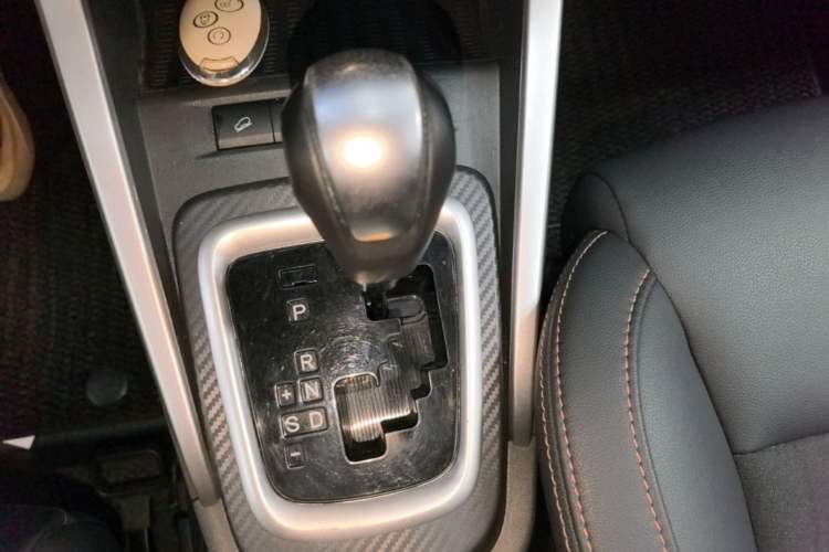 Used BYD Yuan 2016 1.5L Automatic Luxury Version Gear Lever