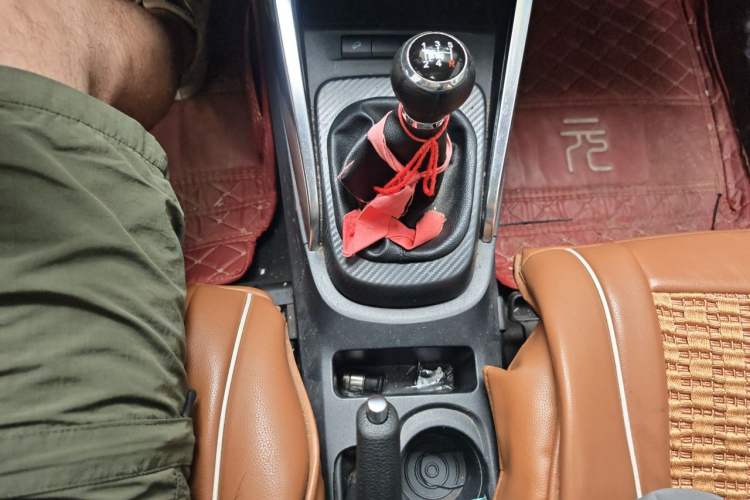 Used BYD Yuan 2016 1.5L Manual Luxury Version Gear Lever