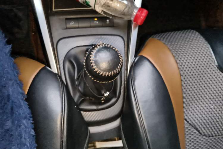 Used BYD Yuan 2016 1.5L Manual Luxury Model Gear Lever