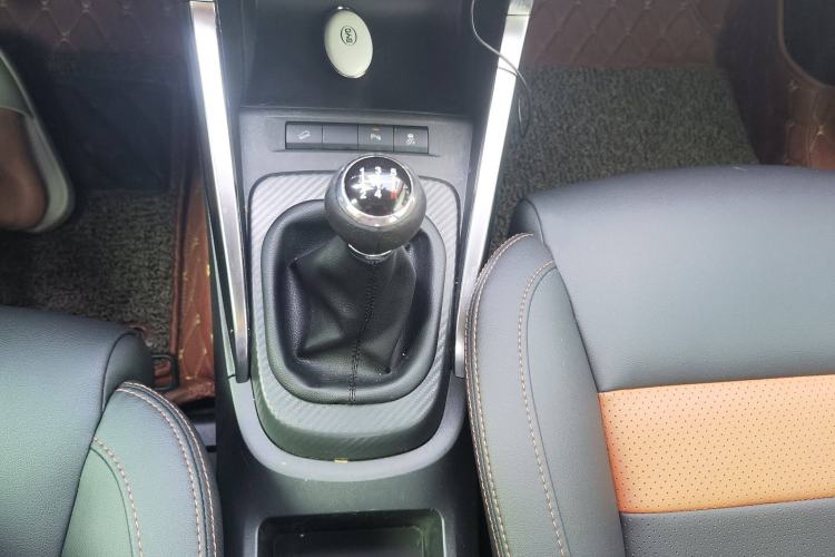 Used BYD Yuan 2016 1.5L Manual Luxury Model Gear Lever
