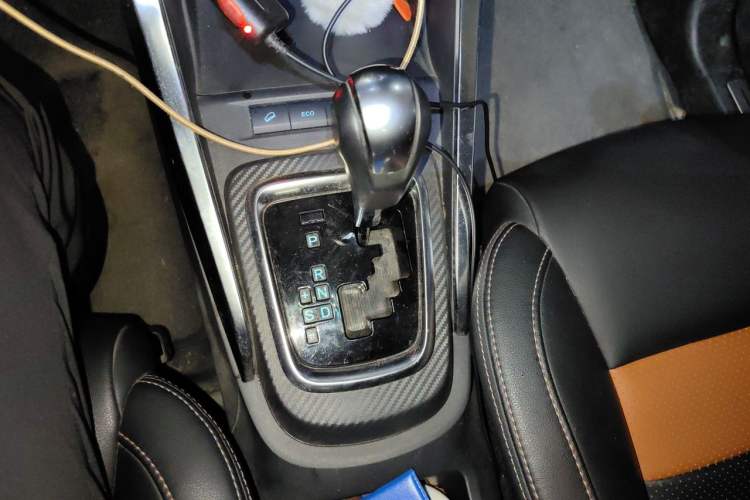 Used BYD Yuan 2016 1.5TID Automatic Luxury Version Gear Lever