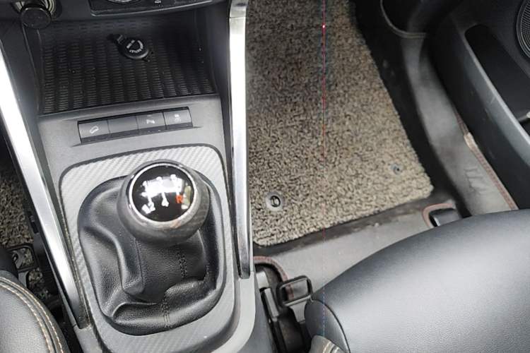 Used BYD Yuan 2016 1.5L Manual Luxury Model Gear Lever