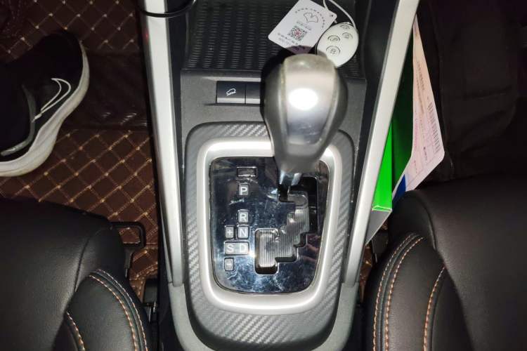 Used BYD Yuan 2016 1.5L Automatic Luxury Version Gear Lever