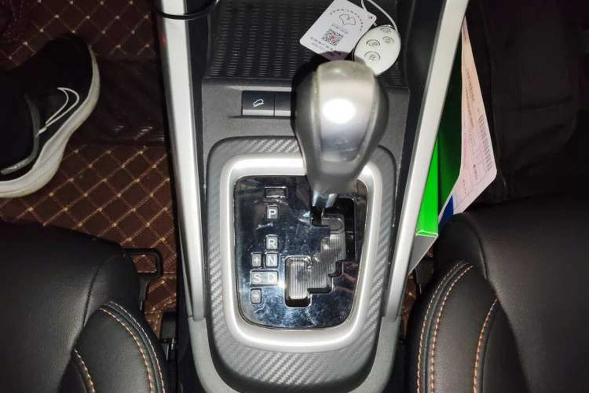 Used BYD Yuan 2016 1.5L Automatic Luxury Version Gear Lever