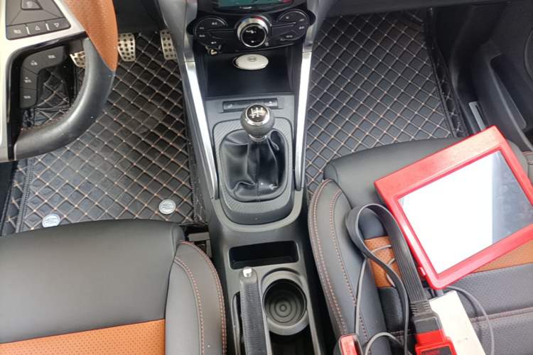 Used BYD Yuan 2016 1.5L Manual Luxury Version Gear Lever