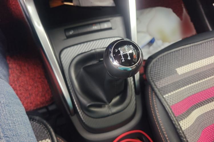 Used BYD Yuan 2016 1.5L Manual Luxury Model Gear Lever