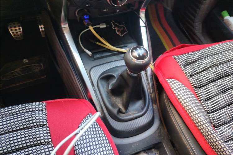 Used BYD Yuan 2016 1.5L Manual Luxury Model Gear Lever