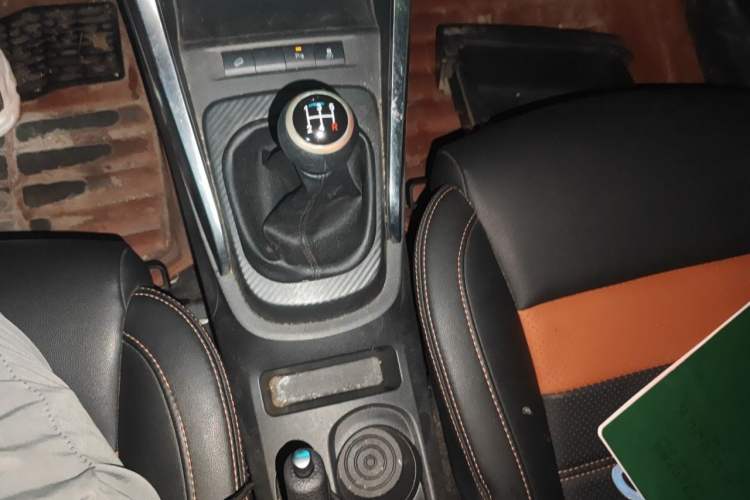 Used BYD Yuan 2016 1.5L Manual Luxury Model Gear Lever