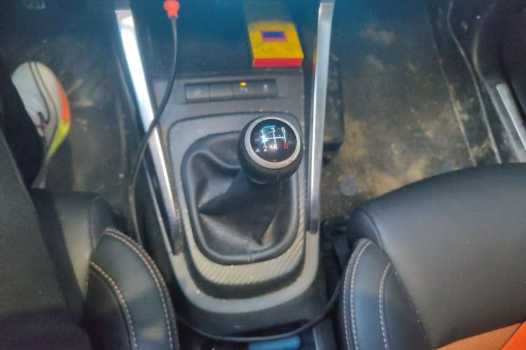 Used BYD Yuan 2016 1.5L Manual Luxury Model Gear Lever