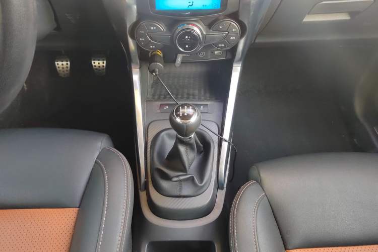 Used BYD Yuan 2016 1.5L Manual Luxury Version Gear Lever
