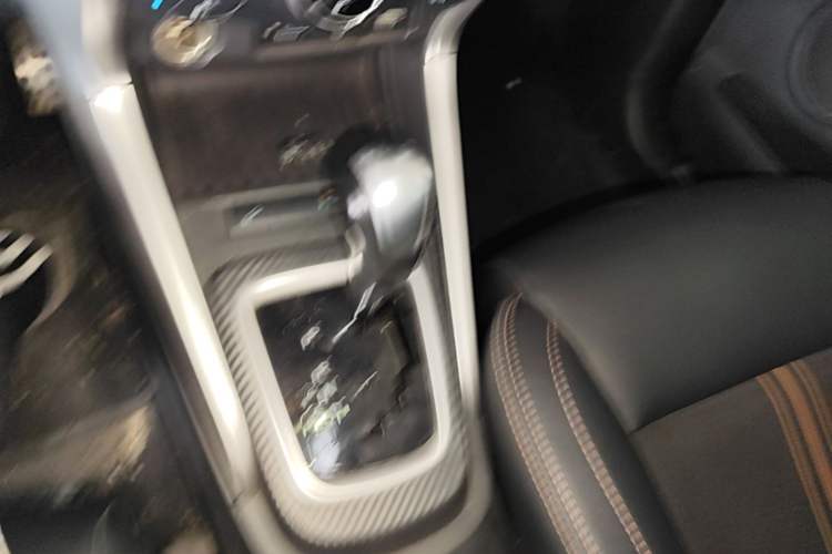 Used BYD Yuan 2016 1.5L Automatic Luxury Version Gear Lever