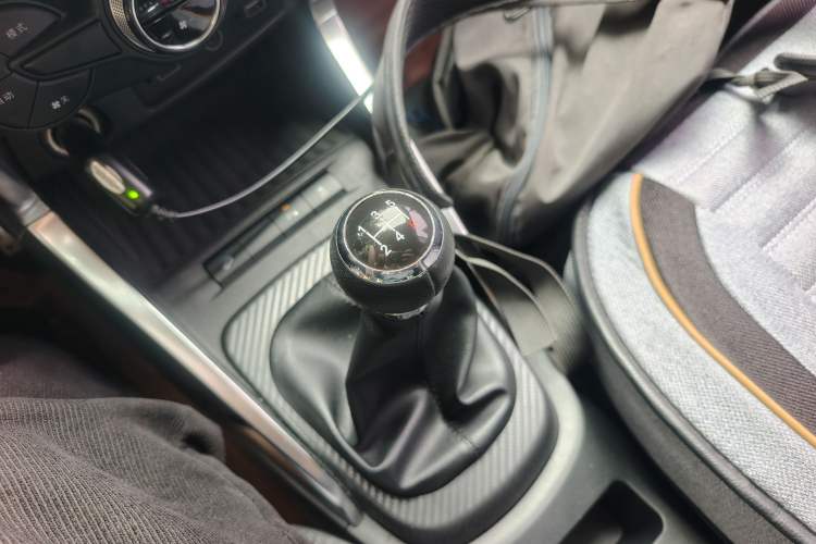 Used BYD Yuan 2016 1.5L Manual Luxury Model Gear Lever