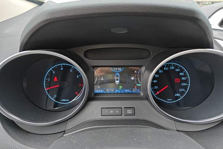 Used BYD Yuan 2016 1.5TID Automatic Luxury Version Instrument Cluster