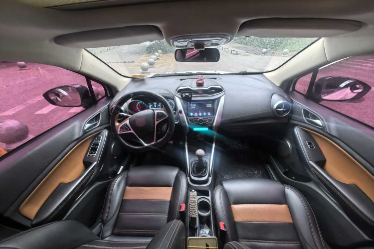 Used BYD Yuan 2016 1.5L Manual Luxury Version Interior 1