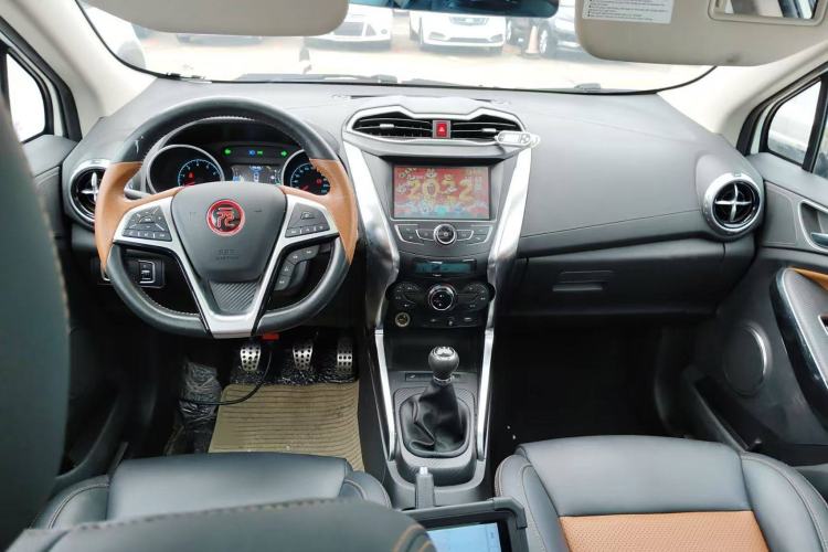 Used BYD Yuan 2016 1.5L Manual Luxury Version Interior 1