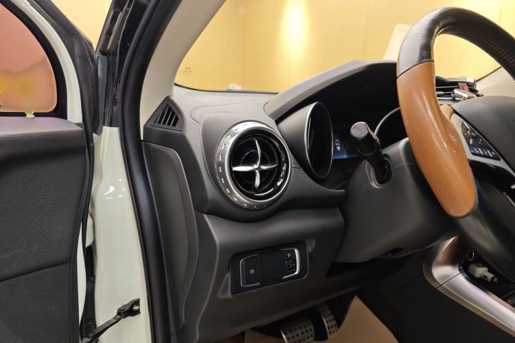 Used BYD Yuan 2016 1.5TID Automatic Flagship Model Interior 11