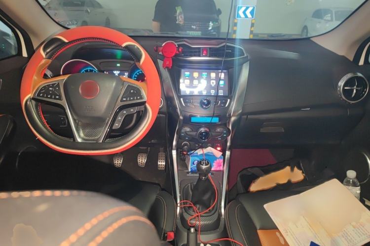 Used BYD Yuan 2016 1.5L Manual Luxury Version Interior 2