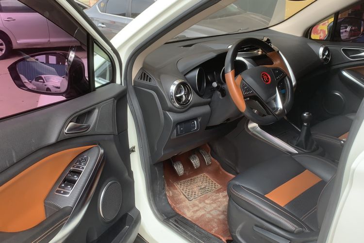 Used BYD Yuan 2016 1.5L Manual Luxury Model Interior 2