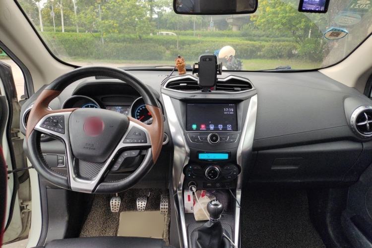 Used BYD Yuan 2016 1.5L Manual Luxury Model Interior 2