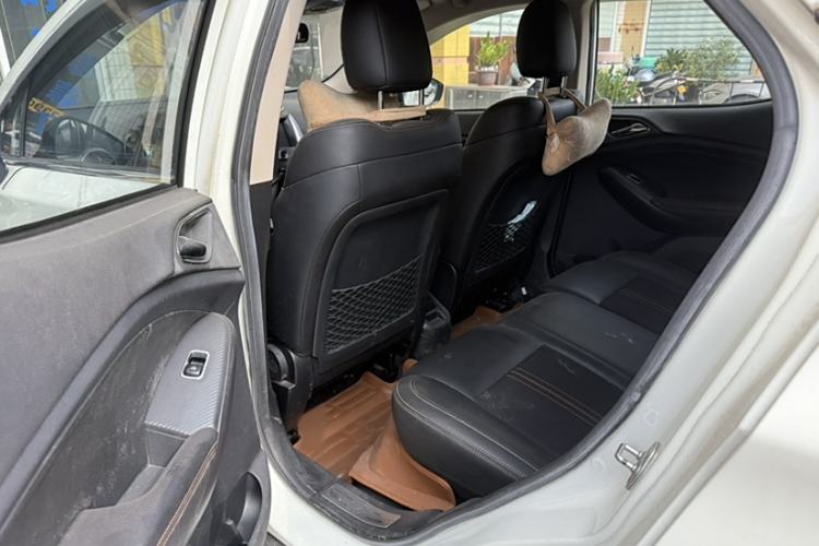 Used BYD Yuan 2016 1.5L Automatic Luxury Version Interior 2