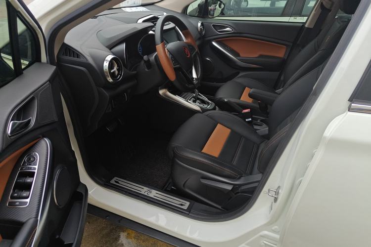 Used BYD Yuan 2016 1.5TID Automatic Luxury Version Interior 3