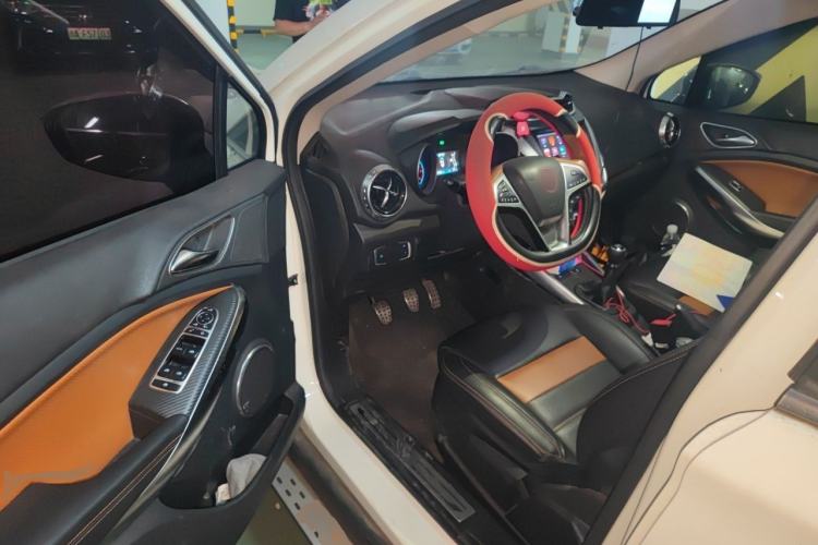 Used BYD Yuan 2016 1.5L Manual Luxury Version Interior 3
