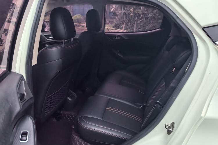 Used BYD Yuan 2016 1.5L Automatic Luxury Version Interior 3