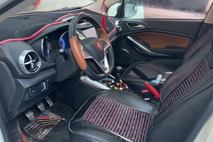 Used BYD Yuan 2016 1.5L Manual Luxury Version Interior 3
