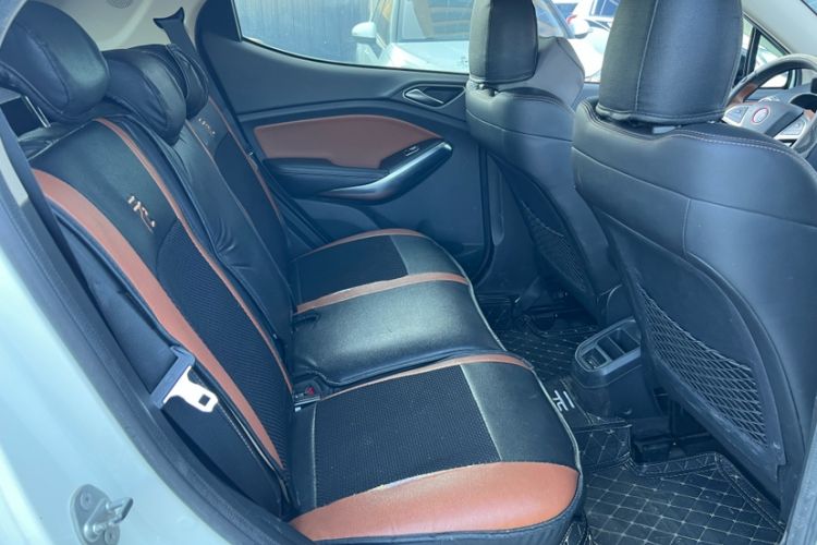 Used BYD Yuan 2016 1.5L Manual Luxury Model Interior 3