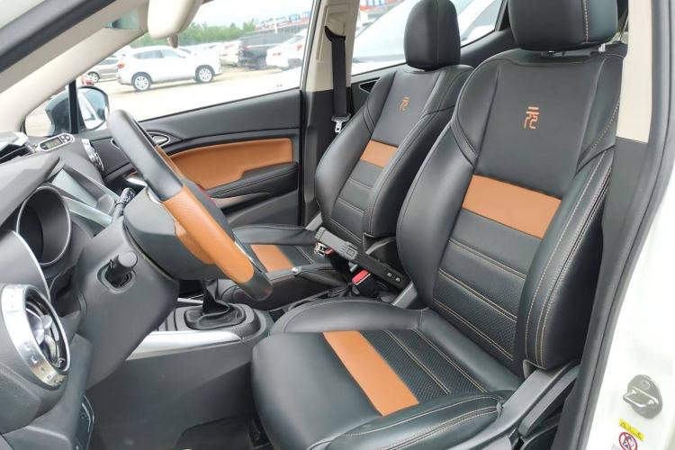 Used BYD Yuan 2016 1.5L Manual Luxury Version Interior 3