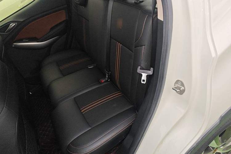 Used BYD Yuan 2016 1.5L Manual Comfort Model Interior 3
